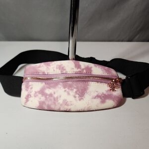 Oak And REED Traverse Belt Bag Like New Inside And Out